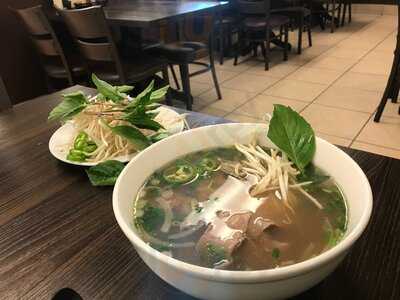 Pho Dam, Chandler