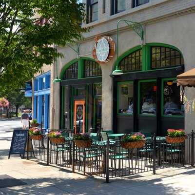 Claddagh Restaurant & Pub