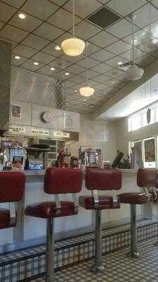 Johnny Rockets, Huntington Beach