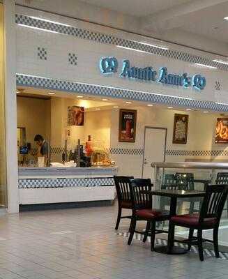 Auntie Anne's, Santa Ana