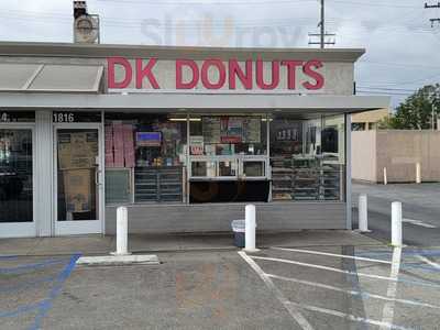 D K's Donuts, Santa Ana