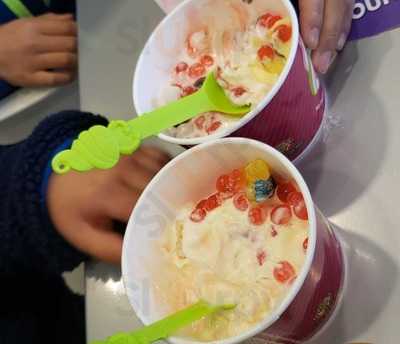 Menchie's Frozen Yogurt, Santa Rosa