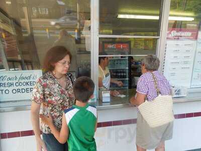 Slo-Jack's Drive-In, Hampton Bays