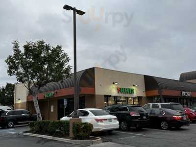 7-Eleven, Santa Ana