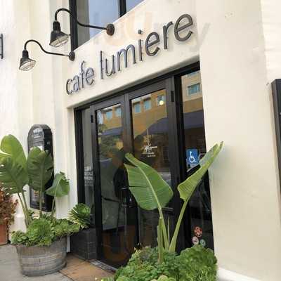 Cafe Lumiere, Monterey