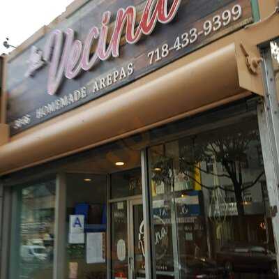 La Vecina, Astoria