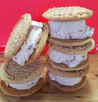 Whit's Frozen Custard (Gerber Village)