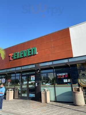 7-Eleven, Newport Beach