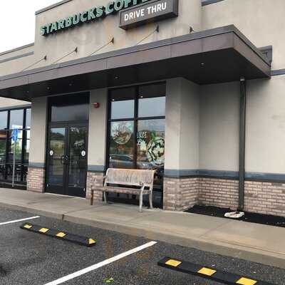 Starbucks, Riverhead