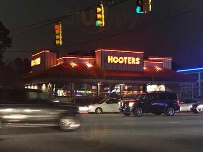 Hooters