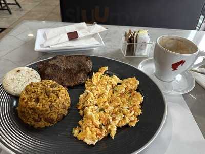 Columbian Bakery, Hollywood