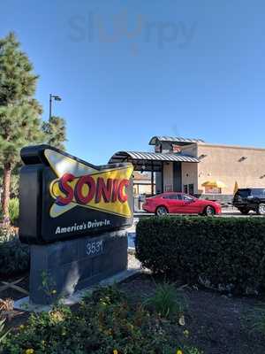 Sonic Drive-In, Santa Ana