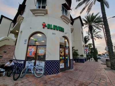 7-Eleven, Huntington Beach