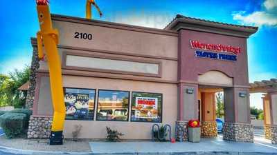 Wienerschnitzel, Chandler