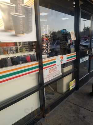 7-Eleven, Santa Ana