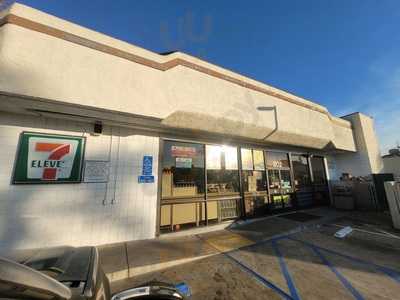 7-Eleven, Santa Ana