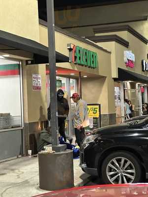 7-Eleven, Huntington Beach