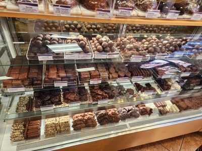 Rocky Mountain Chocolate Factory, Irvine