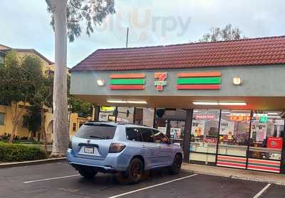 7-Eleven, Santa Ana