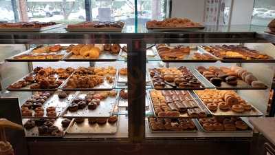 Mags Donuts and Bakery