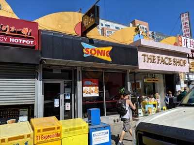 Sonic Drive-In, Flushing