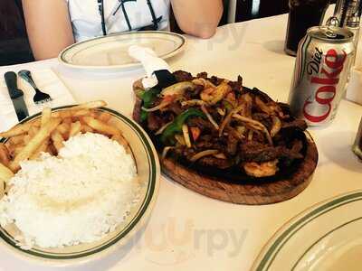 La Pequena Colombia Restaurante, Jackson Heights