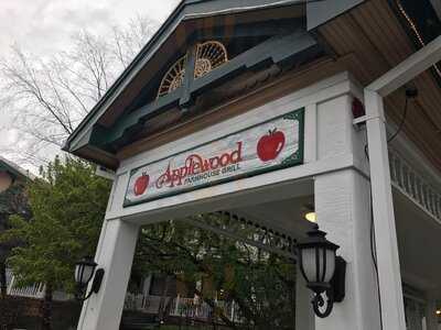 Applewood Farmhouse Grill