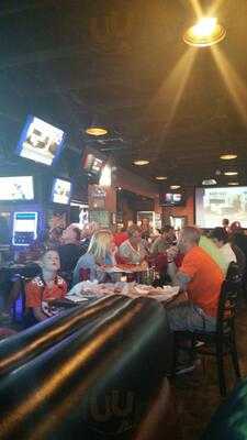 Tailgaters Sports Grill & Il Primo Pizza & Wings Surprise