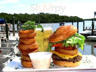 Big Hickory Waterfront Grille & Marina