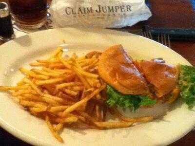 Claim Jumper Restaurants, Brea