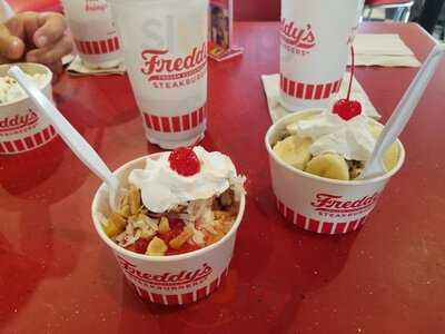 Freddy's Frozen Custard & Steakburgers, Pasadena