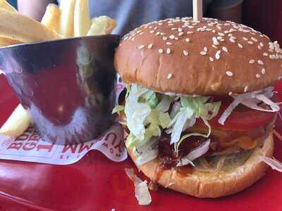 Red Robin Gourmet Burgers, Brea