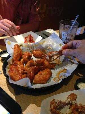 Buffalo Wild Wings, Bloomington