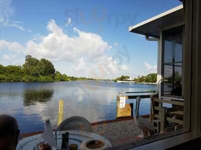 Myakka River Oyster Bar