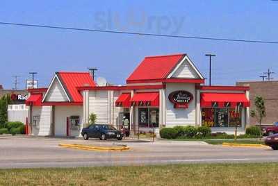 Lee's Famous Recipe Chicken, Muskegon