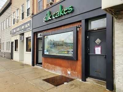 Silk Cakes, Forest Hills