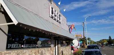 Pinky's Pizza Parlor, Petaluma