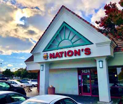 Nation's Giant Hamburgers & Great Pies, Livermore