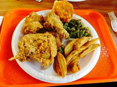 Lee's Famous Recipe Chicken