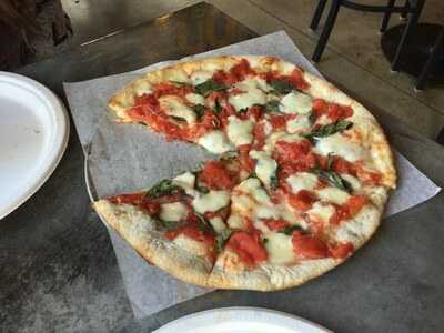 Mangia Neapolitan Pizzeria