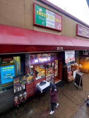 La Pequena Taste of Italy Pizzeria & Restaurant, Jackson Heights