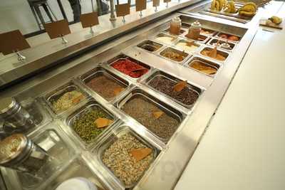 Earth Bowl Superfoods, Lake Forest