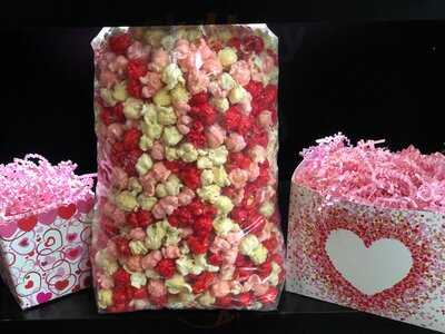 Craving Kernels Gourmet Popcorn & Sweet Shoppe, Tomball