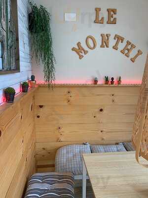 Le Monthi Cafe