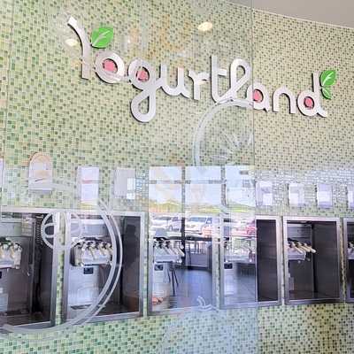 Yogurtland, Avondale