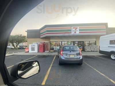 7-Eleven, Long Branch