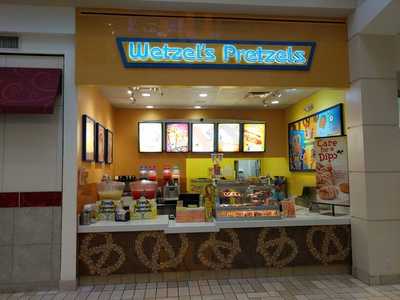 Wetzel's Pretzels, McLean