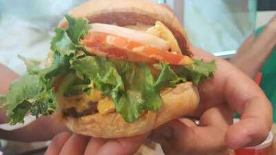 Teddy's Bigger Burgers - Kaneohe