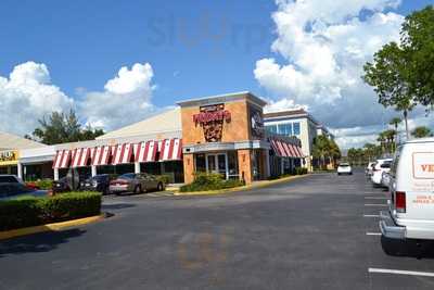 TGI Fridays, Estero