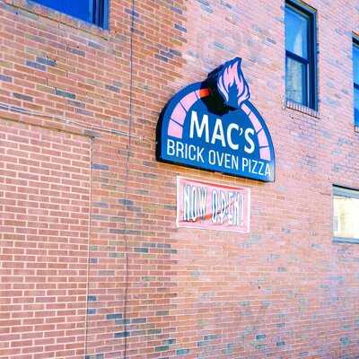 Mac's Brick Oven Pizza, Butler